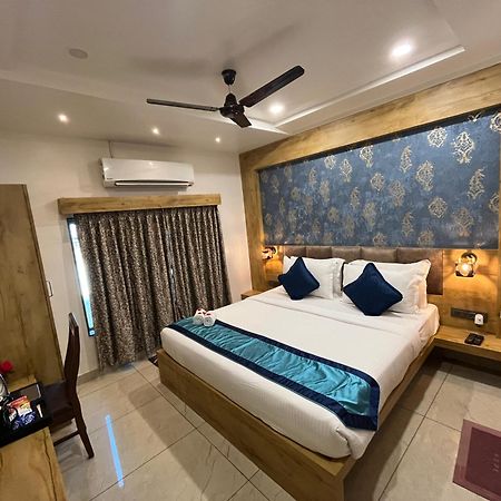 Clarks Collection Somnath Hotel Buitenkant foto