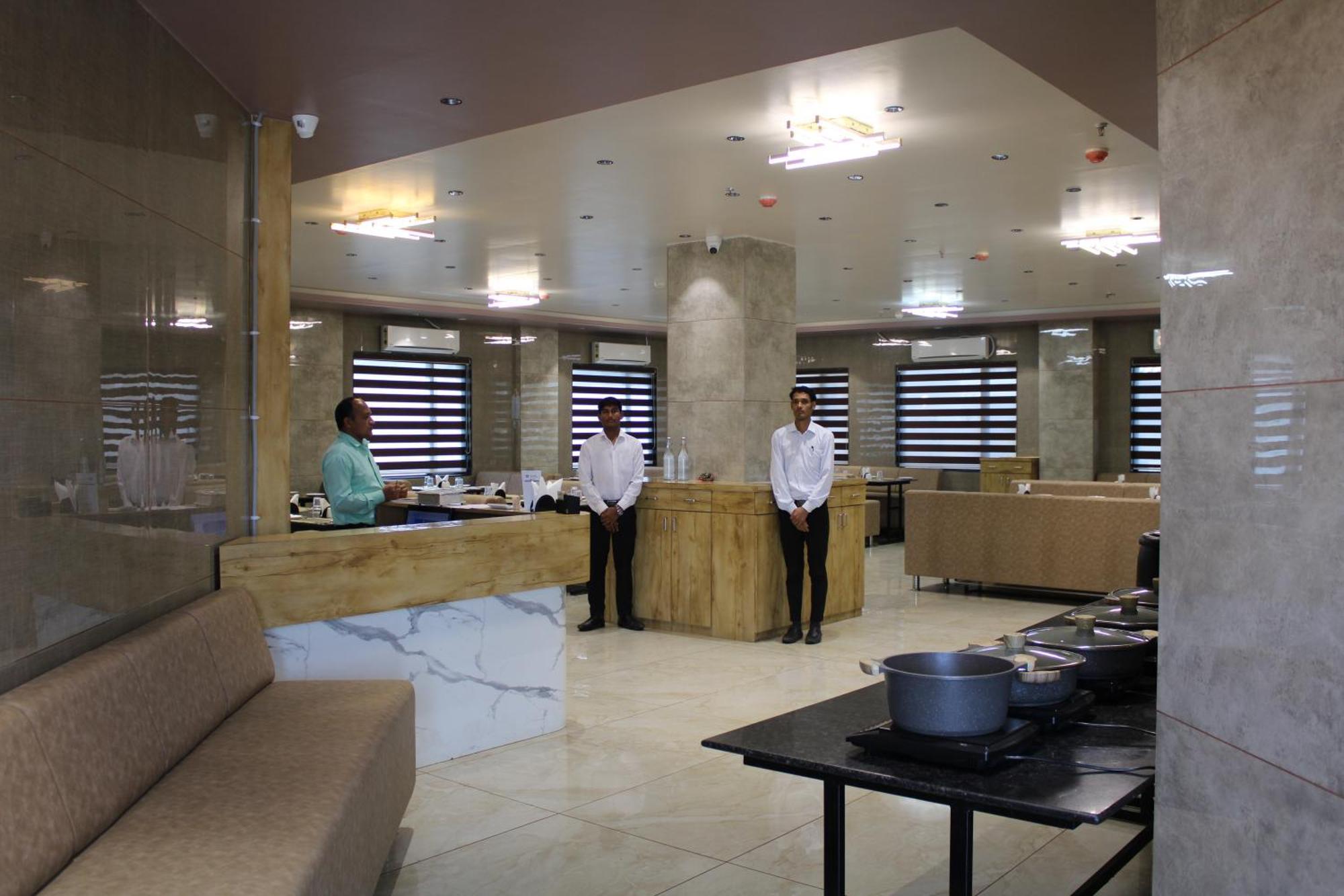 Clarks Collection Somnath Hotel Buitenkant foto